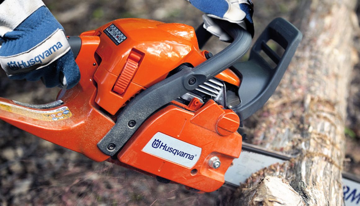 Husqvarna-450-best-firewood-chainsaw-cutting-log